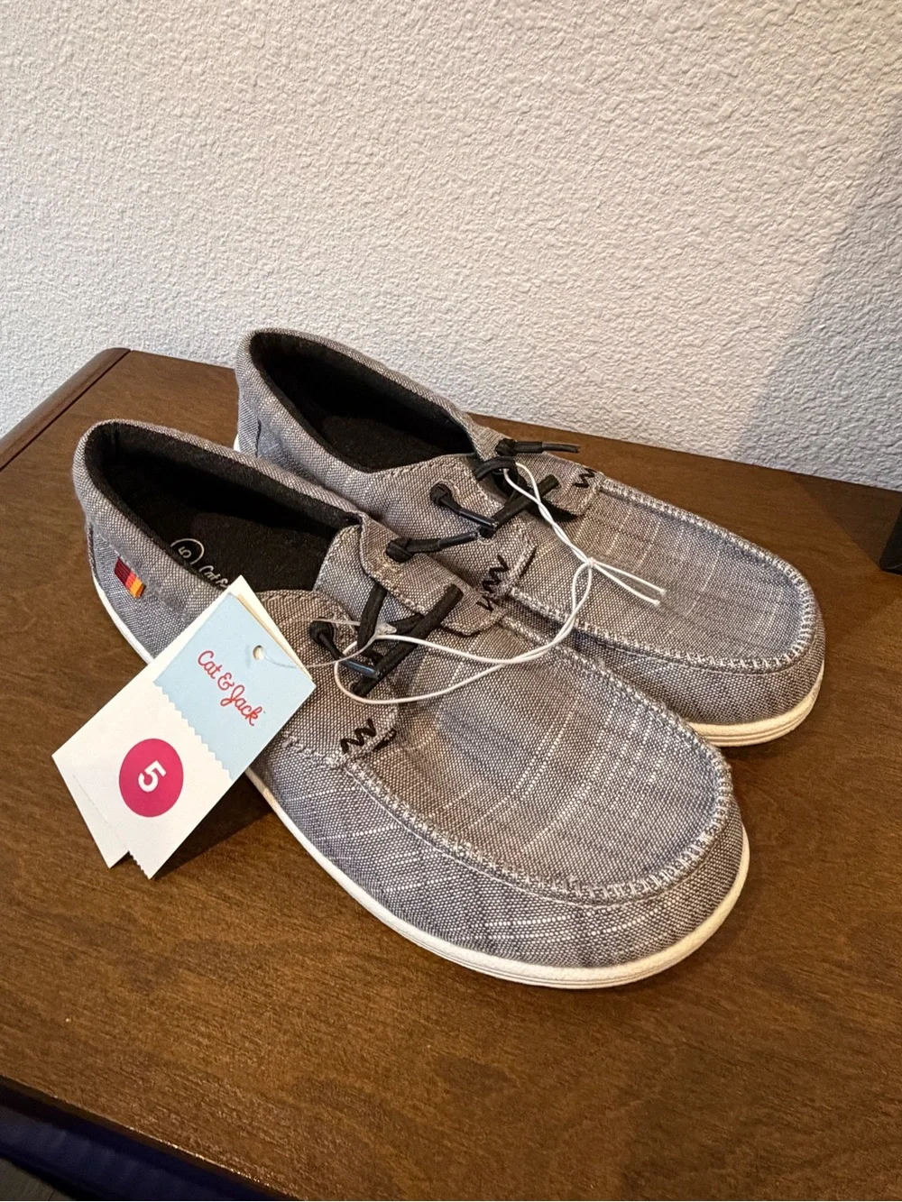 Cat & Jack Briar Slip-On Shoes - Gray - Youth Size 5 - NWT - Picture 2 of 6